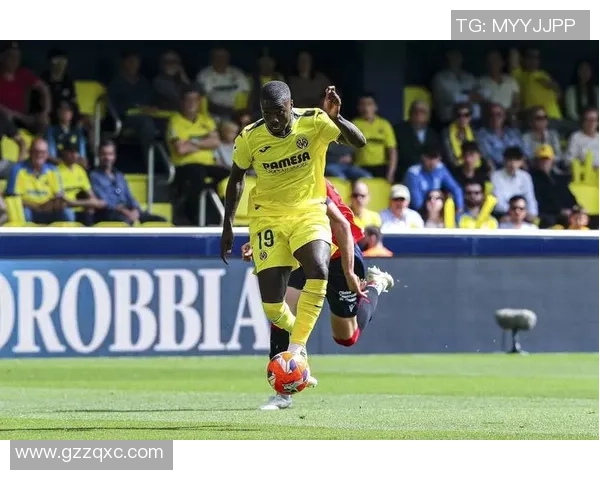 土媒：黄潜前锋尼古拉-佩佩正方案与成人影片艺人成婚